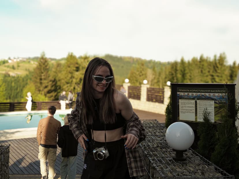 Проживання у готелі посеред гір з басейном